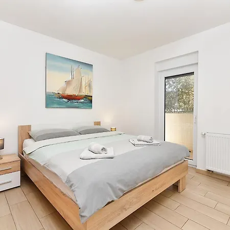 Stanko 2367 Lägenhet Pula